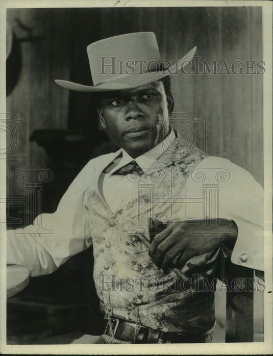 1969 Press Photo Sidney Poitier stars in NBC-TV's "Duel at Diablo." - nop61021-Historic Images