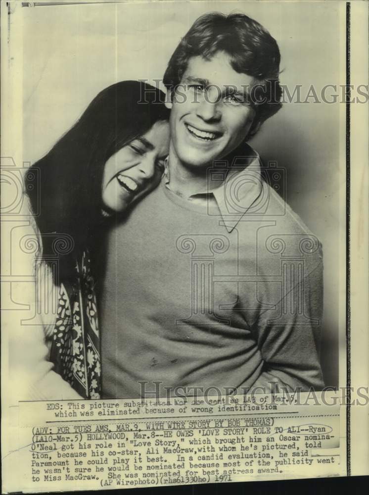 1971 Ryan O&#39;Neal and Ali McGraw star in Love Story. - Historic Images