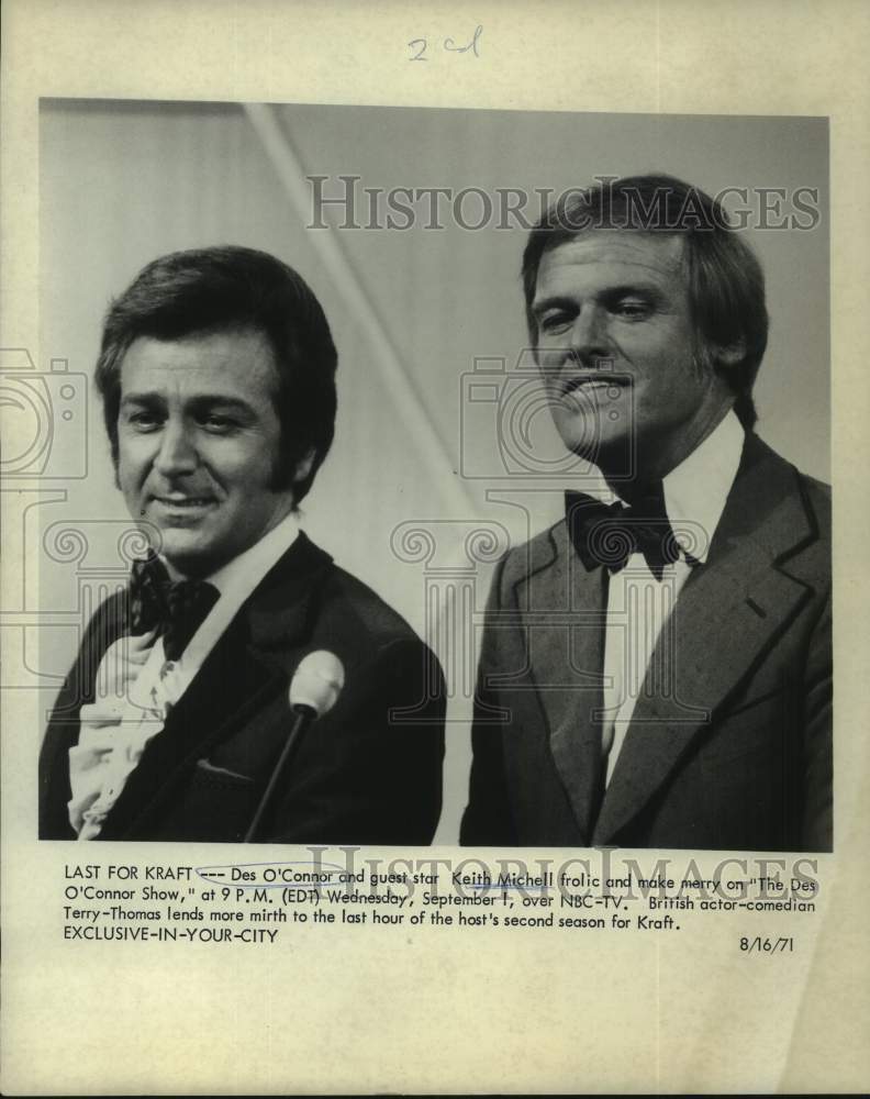 1971 Des O'Connor & Keith Mitchell on "The Des O'Connor Show" - Historic Images