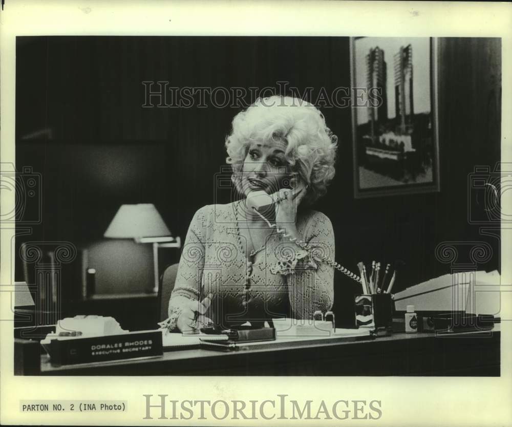 1980 Press Photo Actress Dolly Parton in character role - nop62886-Historic Images