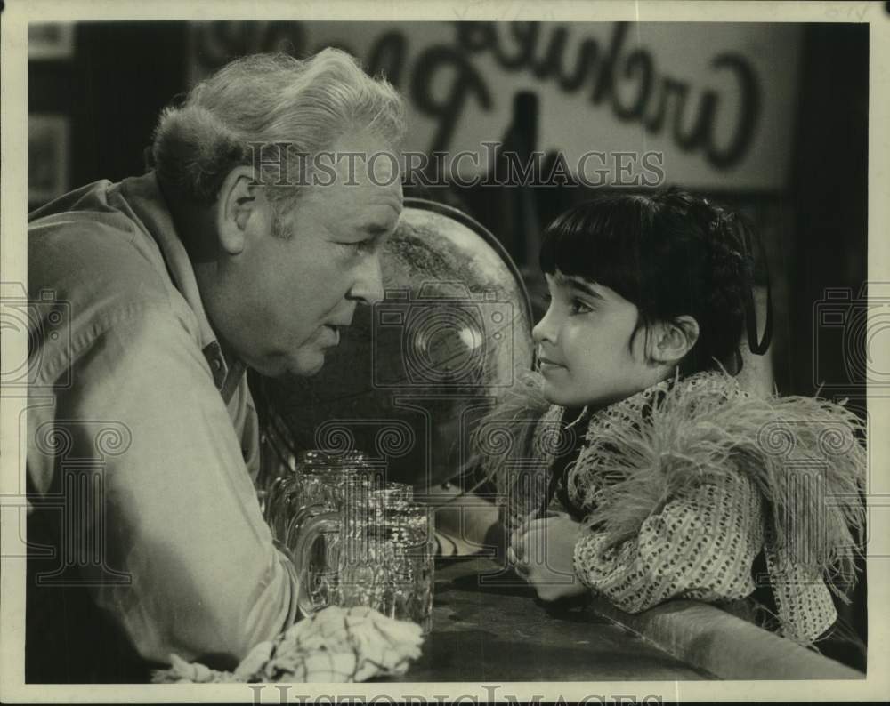 1978 Carroll O&#39;Connor and Danielle Brisebois in &quot;All in the Family&quot; - Historic Images