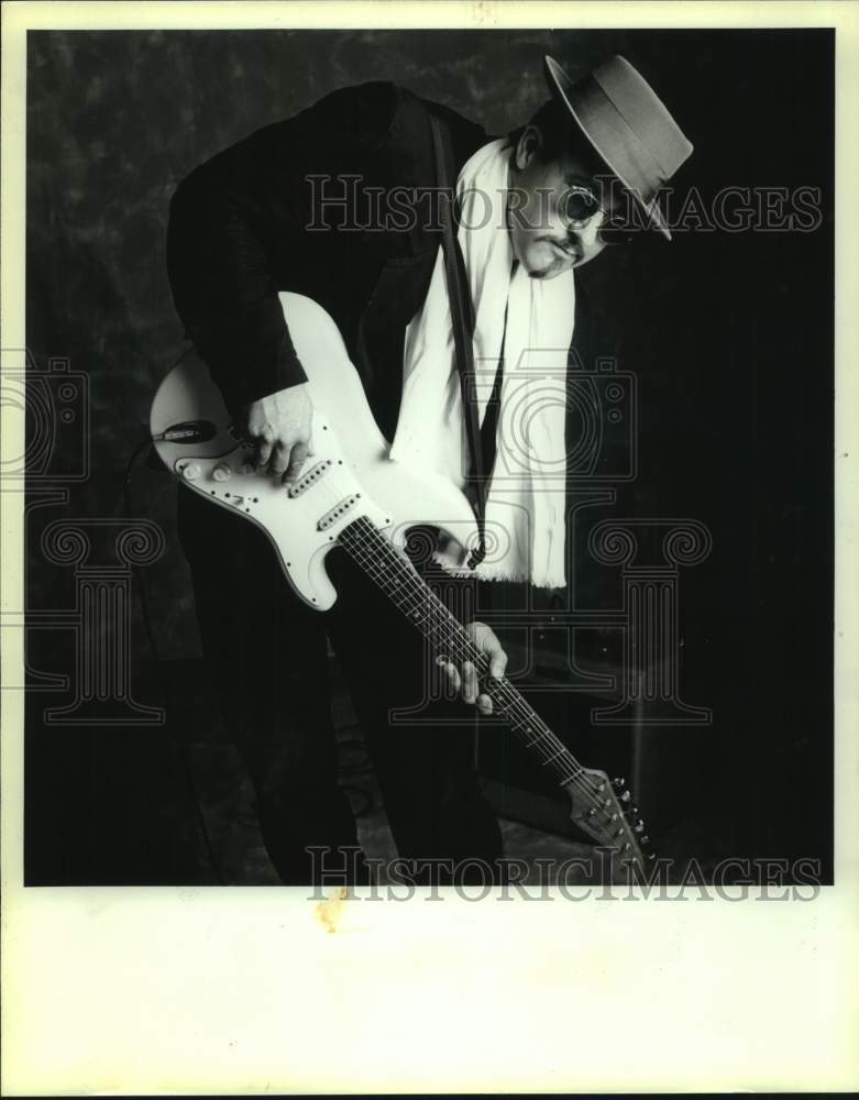 1990 Press Photo John Moorey, Recording Artist - Historic Images