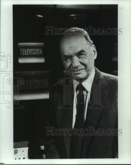 1988 Press Photo Edwin Newman hosts PBS documentary "Television." - Historic Images