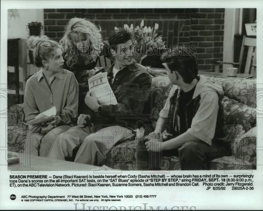 1992 Press Photo Suzanne Somers and Cast of "Step by Step" on ABC-TV - Historic Images