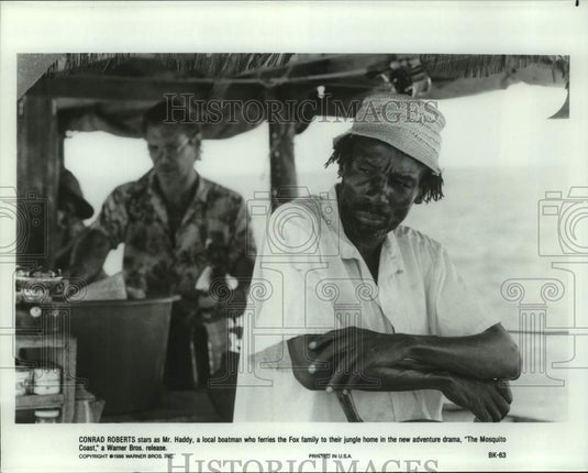 1986 Press Photo Conrad Roberts as Mr. Haddy in "The Mosquito Coast." - Historic Images