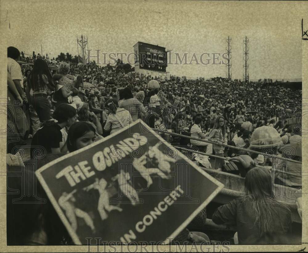 1972 Press Photo Crowd at The Osmonds concert in City Park. - nop66103-Historic Images