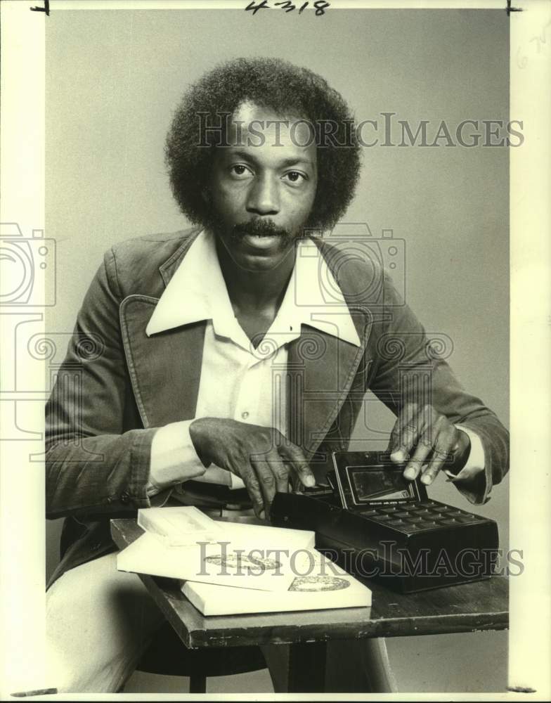 1978 Press Photo Raymond Parker, composer of Magic Town, his new song.-Historic Images