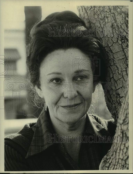 1977 Press Photo Geraldine Page in "Something For Joey" on CBS Television-Historic Images