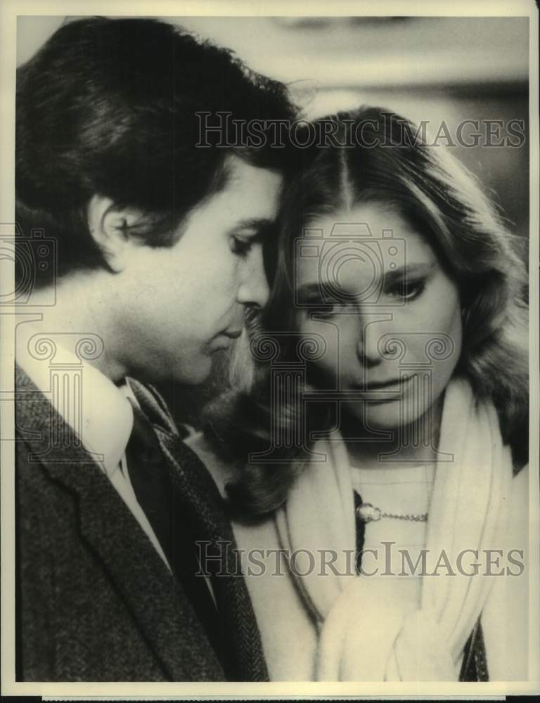 1982 Press Photo Deborah Raffin and Tony Bill star in &quot;Running Out&quot; - nop67239-Historic Images