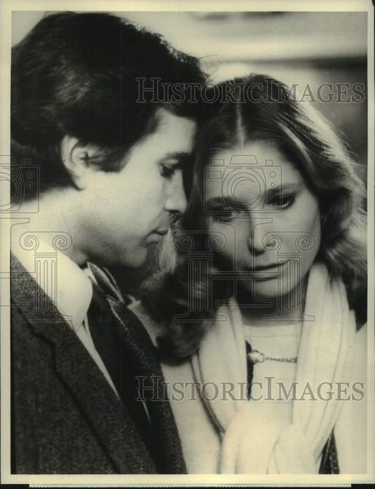 1982 Press Photo Deborah Raffin and Tony Bill star in "Running Out" - nop67239-Historic Images