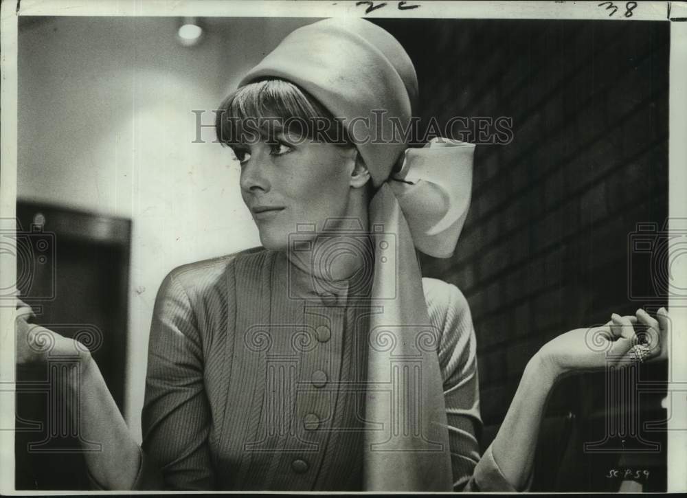 1966 Press Photo Vanessa Redgrave stars as ex-wife in &quot;Morgan.&quot; - nop68669-Historic Images