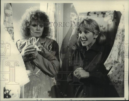1981 Lorna Patterson, Eileen Brennan, "Private Benjamin" co-actors - Historic Images