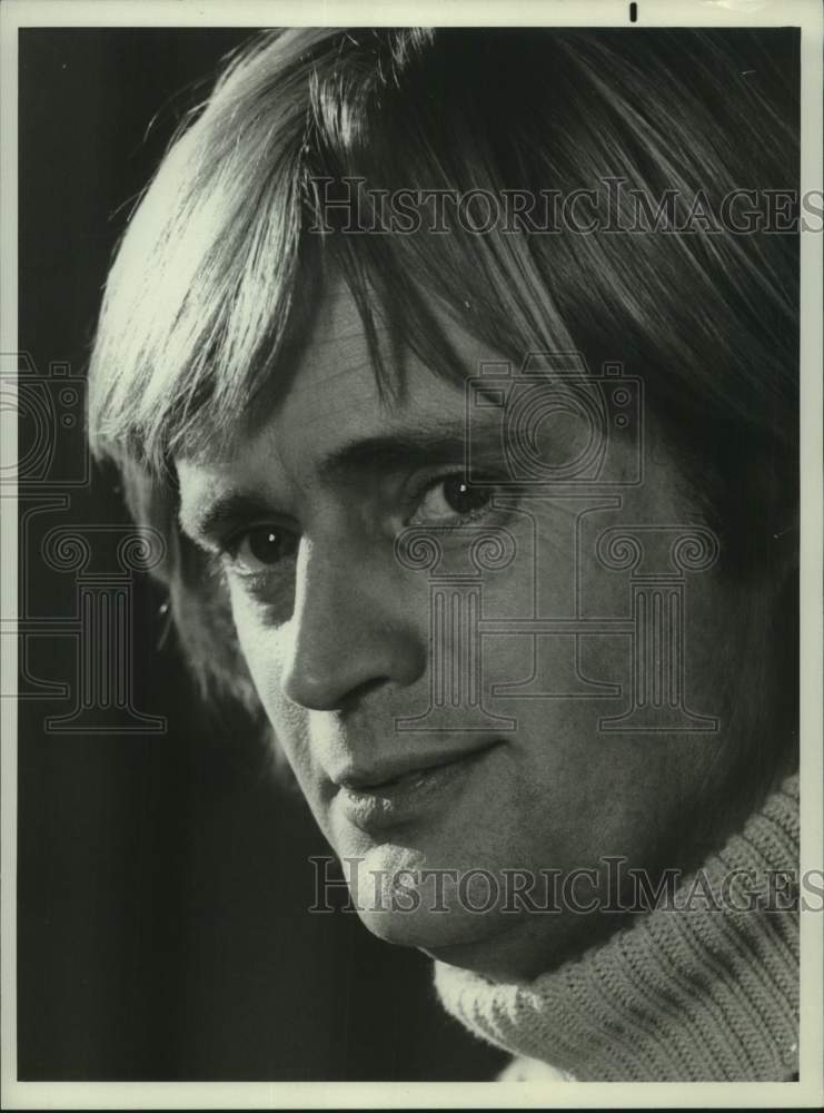 1976 Press Photo Actor David McCallum in "The Invisible Man." - nop69687-Historic Images