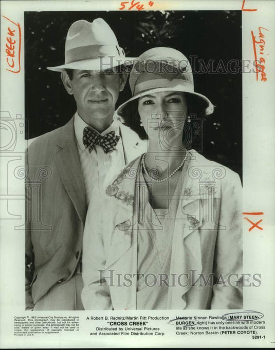 1983 Press Photo Mary Steenburgen & Peter Coyote in "Cross Creek" - nop69740-Historic Images