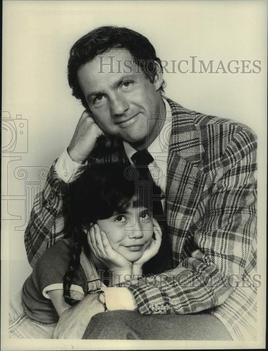 1980 Press Photo Actors Lawrence Pressman, Natasha Ryan in "Ladies Man" on CBS-Historic Images