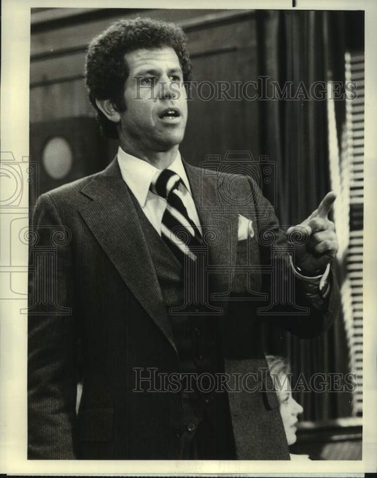1977 Press Photo Actor Tony Roberts in "Rosetti and Ryan" on NBC Television-Historic Images