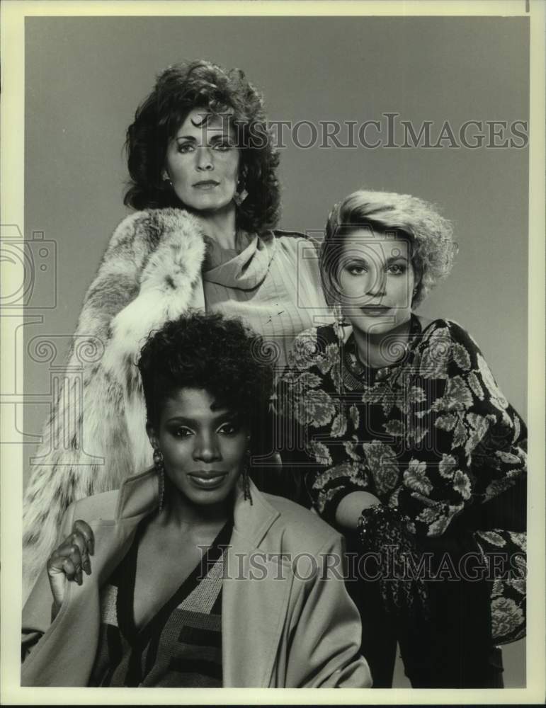 1985 Sheryl Lee Ralph and actors in NBC-TV&#39;s &quot;Code Name: Foxfire.&quot; - Historic Images