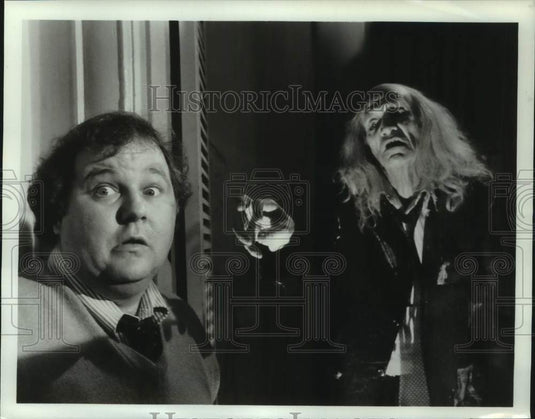 1982 Press Photo Donovan Scott and Harold VanCouver in scene from "Scared Silly"-Historic Images