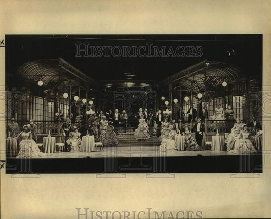 1982 Press Photo Cast members in a party scene from "Die Fledermaus" - nop75242-Historic Images