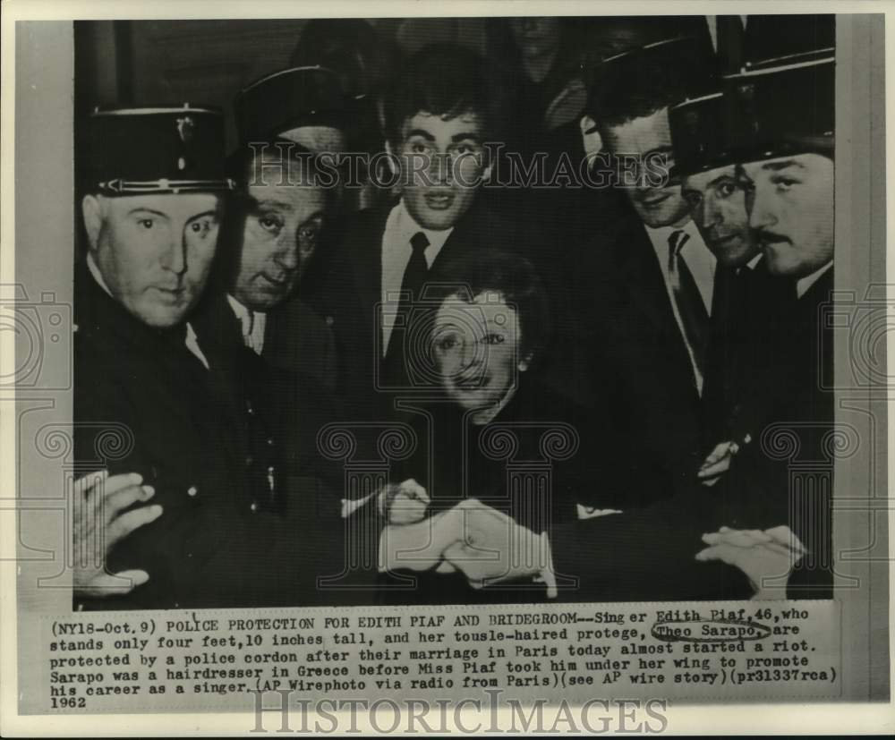 1962 Press Photo Police protection for Edith Pilaf and bridegroom Theo Sarapo-Historic Images