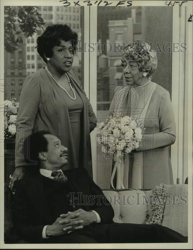 1975 Press Photo Sherman Hemsley, Isabel Sanford &amp; Zara Cully in The Jeffersons-Historic Images