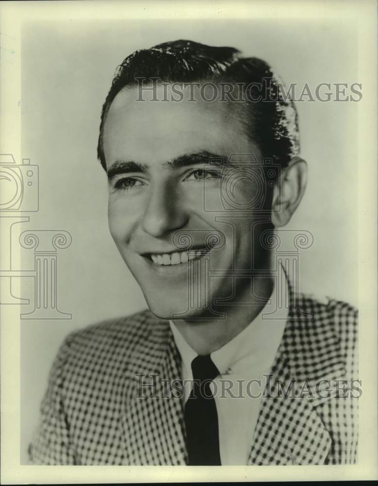 1963 Press Photo Chris Schenkel, American radio and television sportscaster.- Historic Images