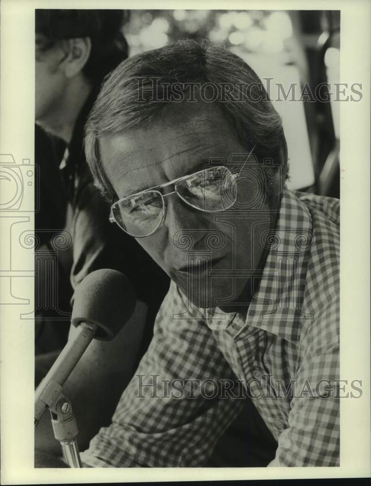 1976 Press Photo Sportscaster Chris Schenkel - nop75776-Historic Images