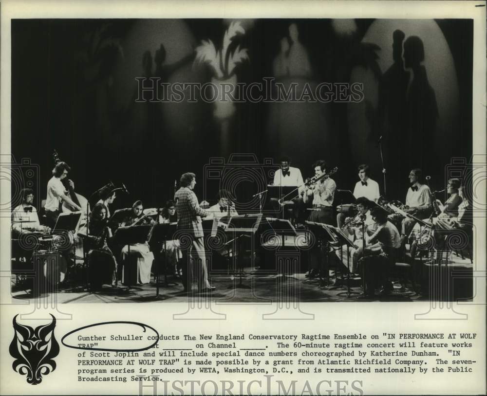 1978 Press Photo Gunther Schuller conducts ensemble In Performance at Wolf Trap-Historic Images