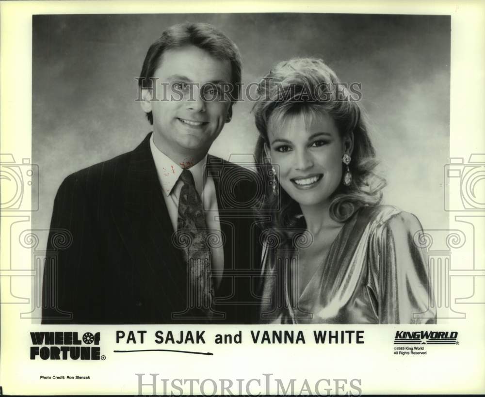 1989 Pat Sajak and Vanna White host Wheel of Fortune. - Historic Images