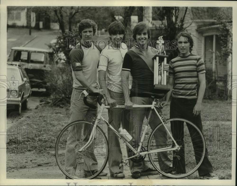 1980 Press Photo Stars of &quot;Breaking Away&quot; on ABC-TV - nop76761- Historic Images