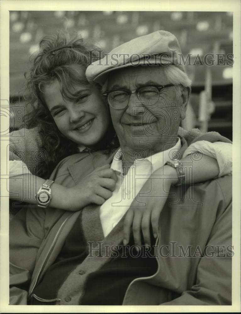 1987 Robert Young and Drew Barrymore, &quot;Conspiracy of Love&quot; co-actors - Historic Images