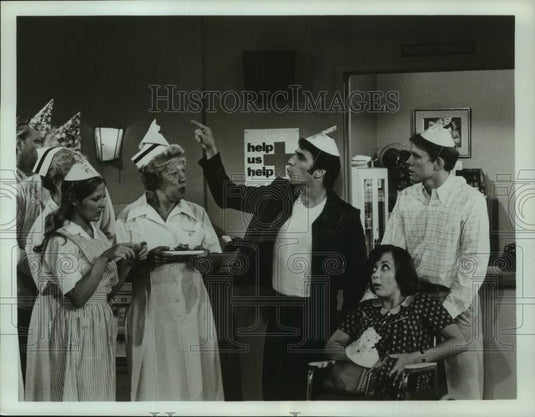 1977 Press Photo Henry Winkler shown in scene from "Happy Days" on ABC-TV- Historic Images