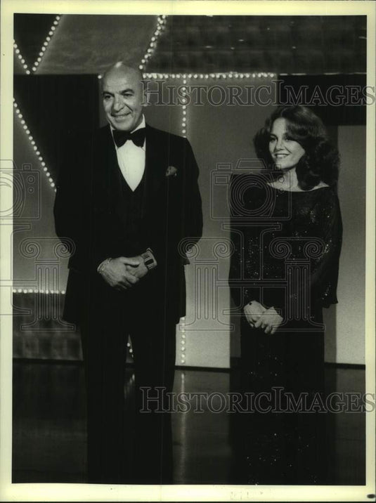 1978 Press Photo "A Salute to American Imagination" with Telly Savalas and Kahn-Historic Images