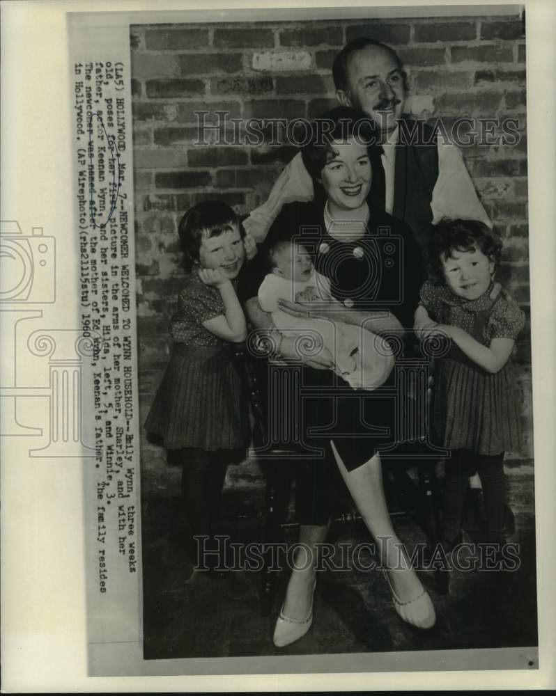 1960 Press Photo Sharley and Actor Keenan Wynn pose with their children-Historic Images