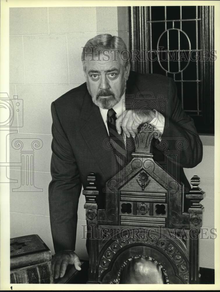 1986 Raymond Burr in &quot;Perry Mason: The Case of the Notorious Nun&quot; - Historic Images