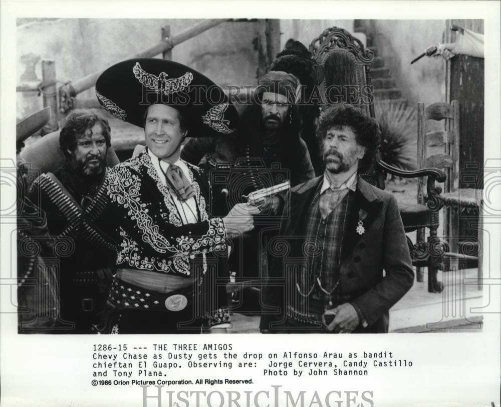 1986 Press Photo "The Three Amigos" Movie Scene - nop96437 - Historic Images