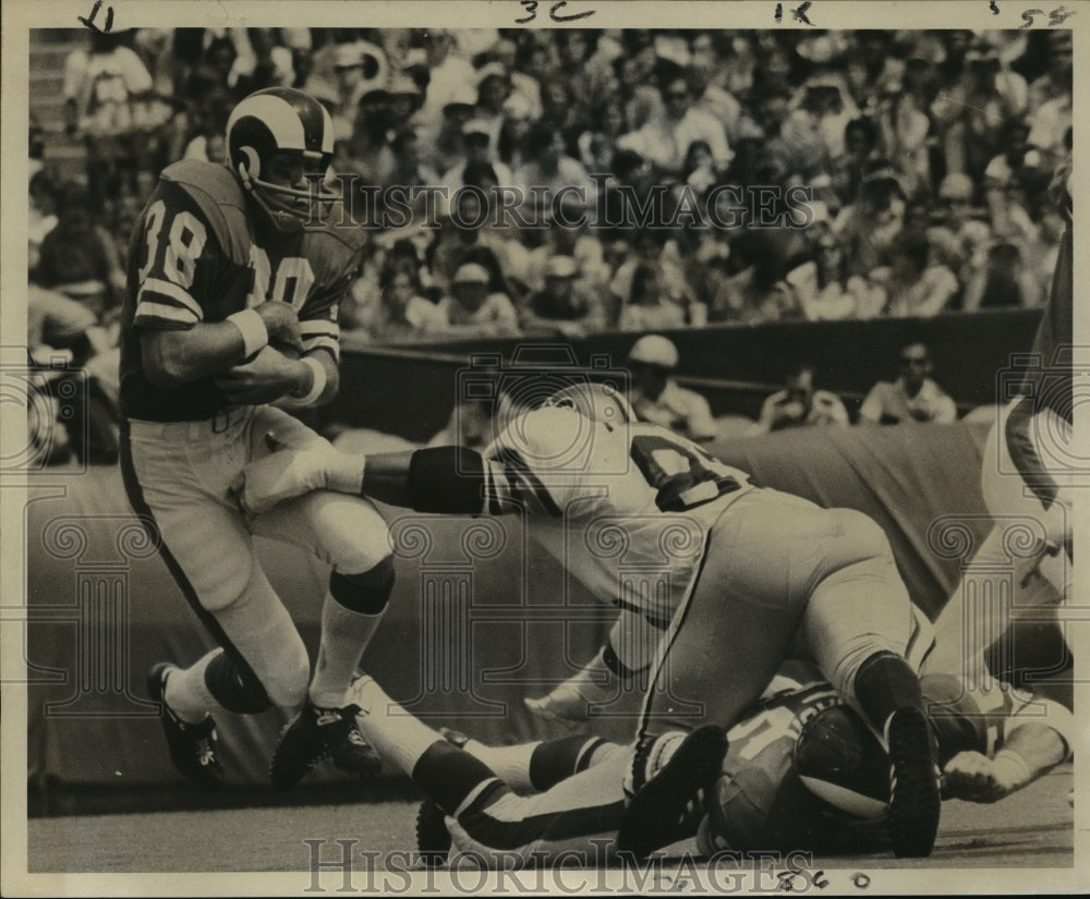 1971 New Orleans Saints - Larry Smith Rambles for the Rams