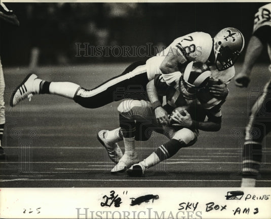 1981 Press Photo New Orleans Saints- Action shots of Saints vs Rams. - nos00344 - Historic Images