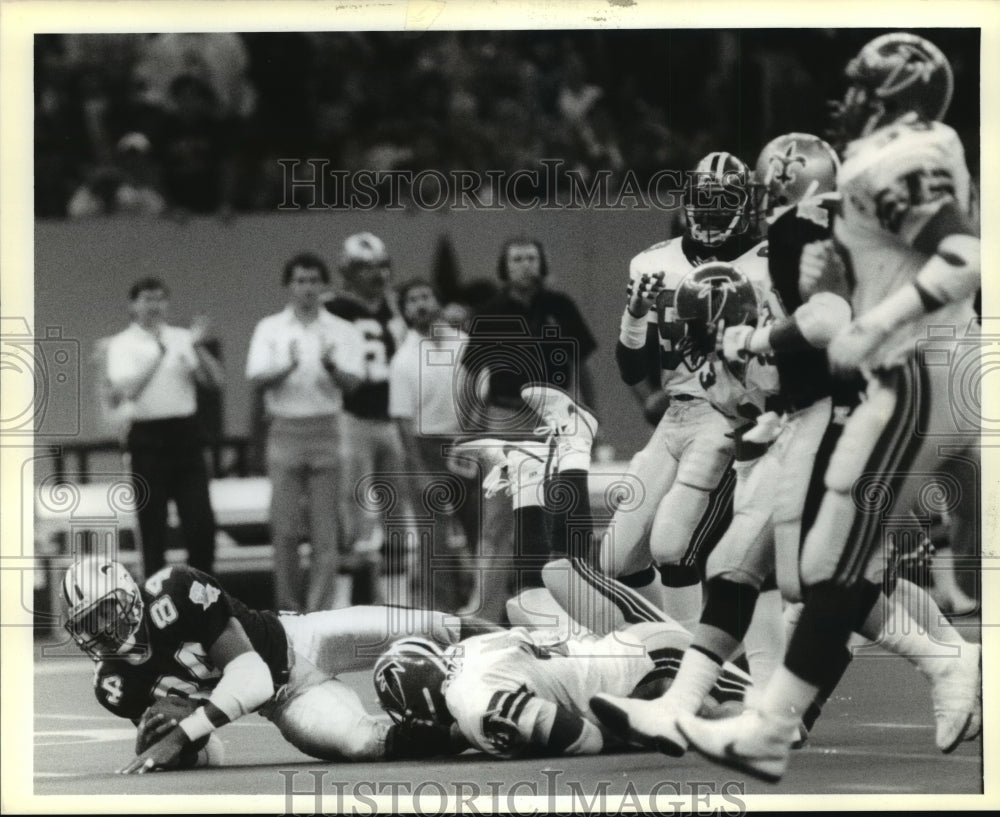 1988 New Orleans Saints- Saints #84 passed Atlanta Defense. - Historic Images