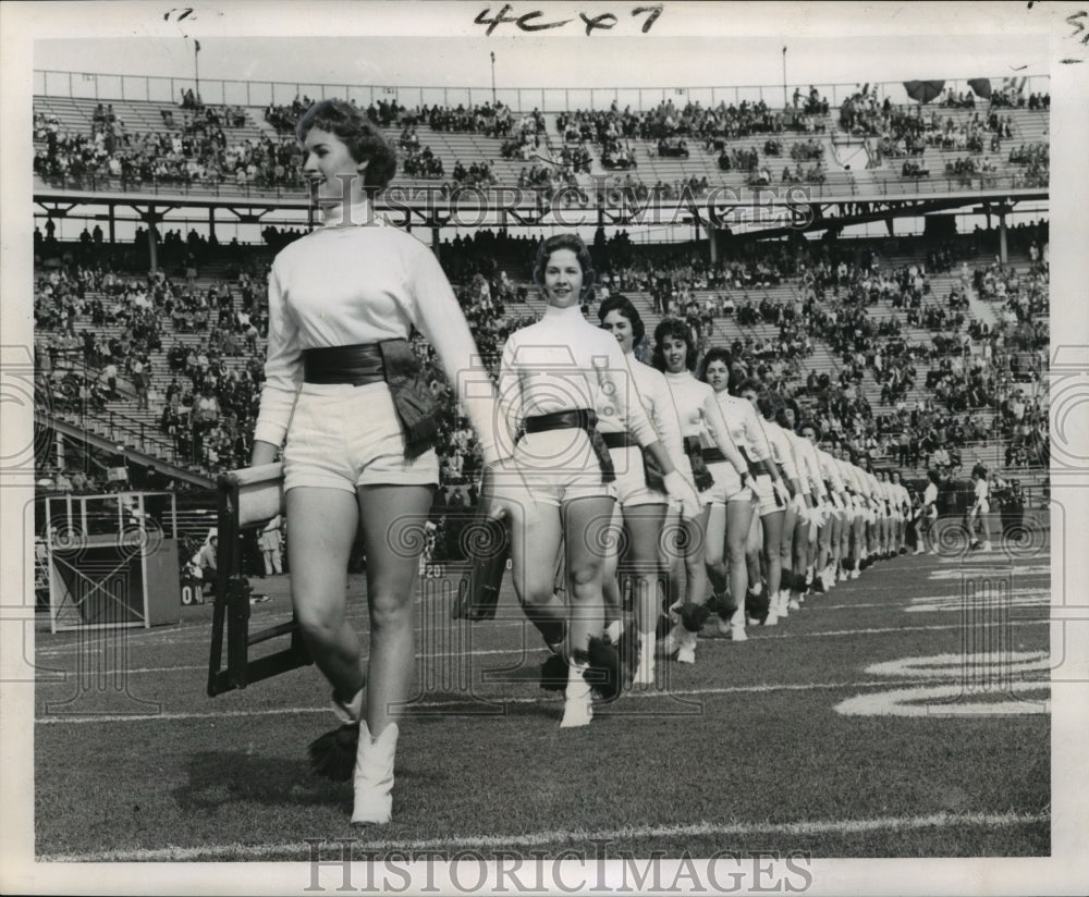 1961 Sugar Bowl- Hinds Hi-Steppers entertain before game. - Historic Images