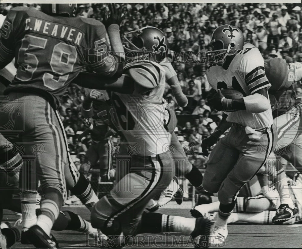 1973 Press Photo New Orleans Saints - Saints &amp; Lions Charlie Weaver in Action- Historic Images