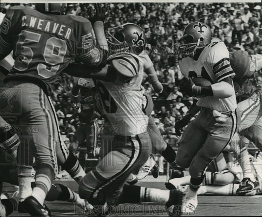 1973 Press Photo New Orleans Saints - Saints & Lions Charlie Weaver in Action- Historic Images