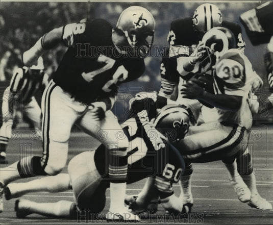 1978 Press Photo New Orleans Saints- Rams RB Lawrence McCutcheon found traffic. - Historic Images