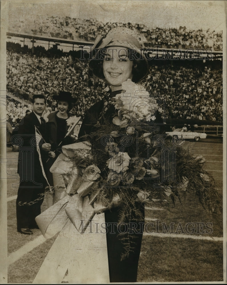 1962 Sugar Bowl- Sugar Queen Sharon Brown at halftime. - Historic Images