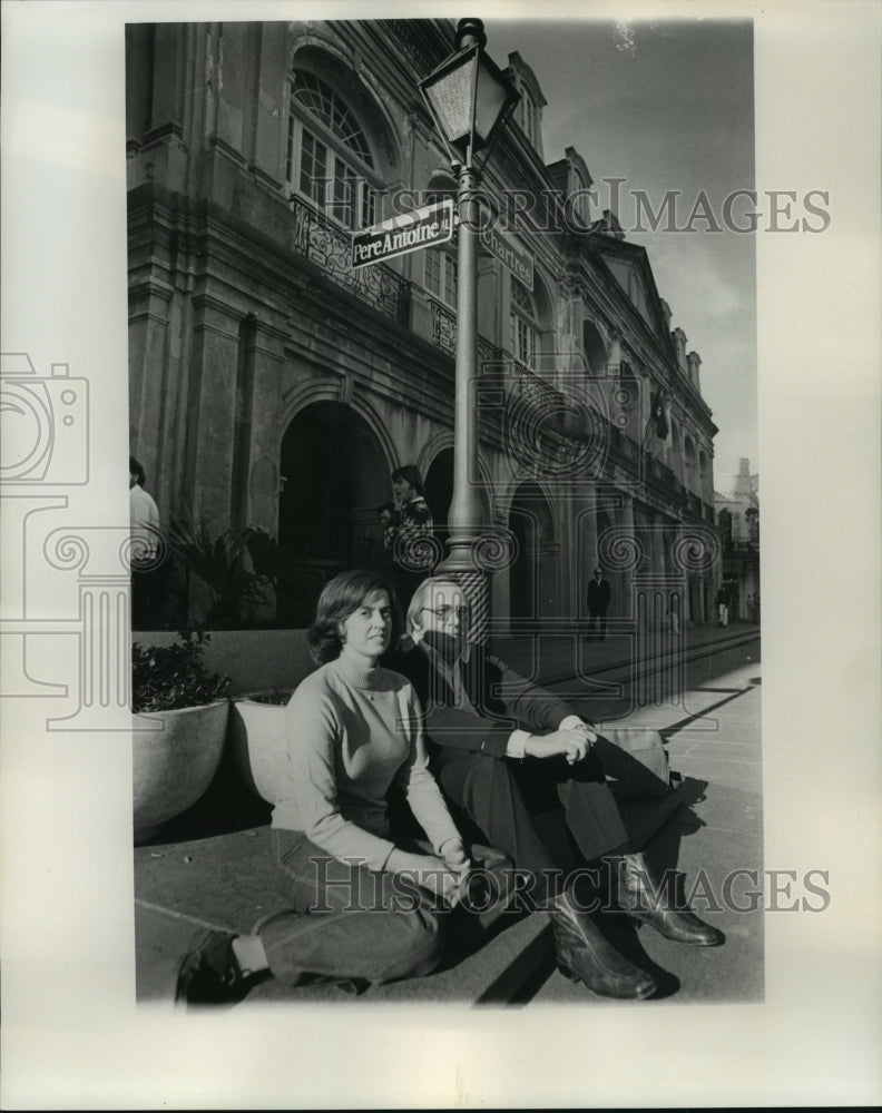 1976 Press Photo Sugar Bowl - Visitors Mr. and Mrs. Ed White of Morrocco Indiana - Historic Images