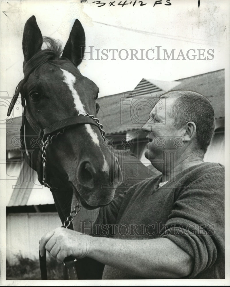 1976 Horse Racing Flama Ardiente with George Henry - Historic Images