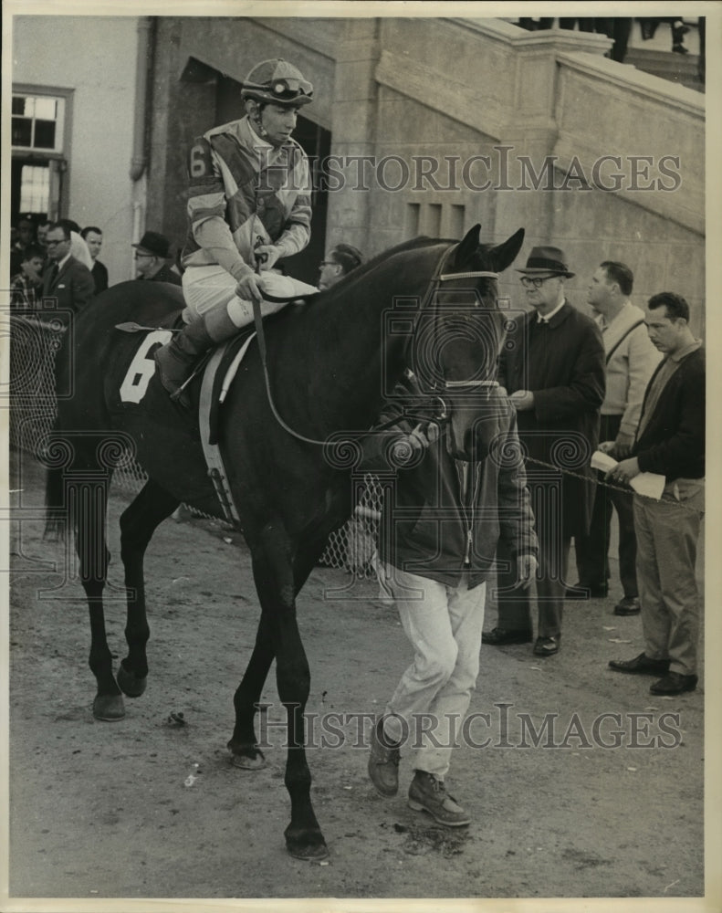 Horse Racing - Flamisan with Jockey J. Lopez - Historic Images