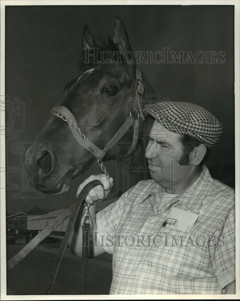 1975 Horse Racing- Full Swing with assistant trainer Bill Jameson. - Historic Images