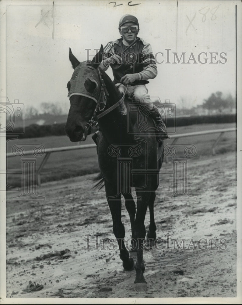 1973 Horse Racing- Audley Farm&#39;s Grocery List with Oscar Sanchez up. - Historic Images