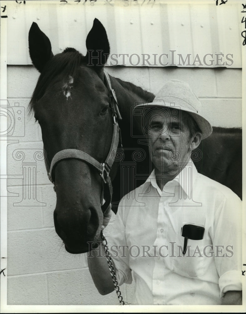 1982 Horse Racing- Glass Star with trainer Angel Barrera. - Historic Images